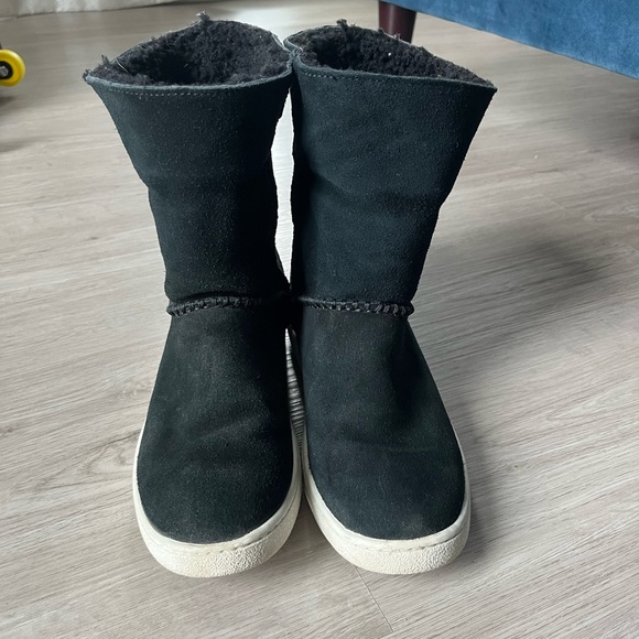 Ugg Mika Classic Sneakers - Picture 2 of 5